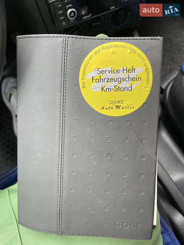 Хэтчбек Volkswagen Golf 2001 в Ирпене