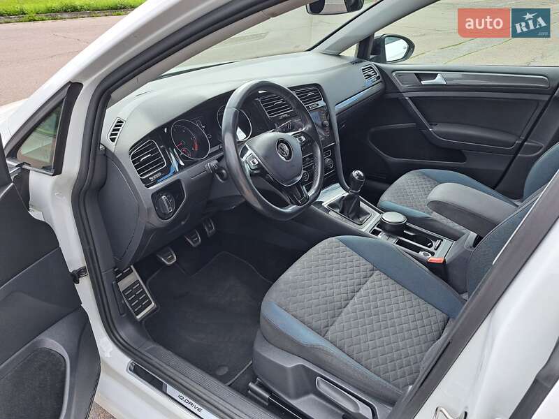 Универсал Volkswagen Golf 2020 в Львове