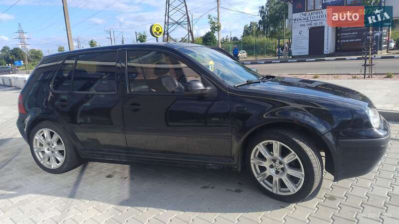 Хетчбек Volkswagen Golf 2002 в Стрию