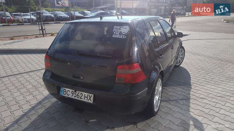 Хетчбек Volkswagen Golf 2002 в Стрию