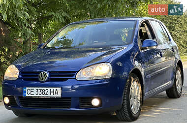Хетчбек Volkswagen Golf 2005 в Чернівцях