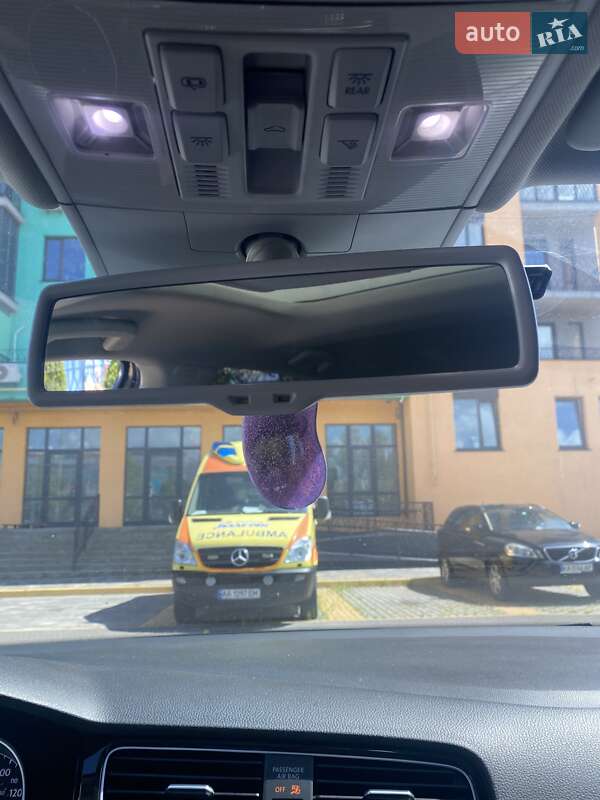 Хетчбек Volkswagen Golf 2015 в Києві