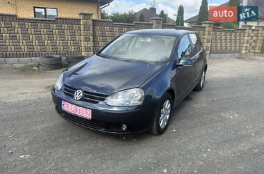 Хэтчбек Volkswagen Golf 2004 в Ровно
