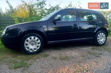 Хетчбек Volkswagen Golf 2001 в Львові