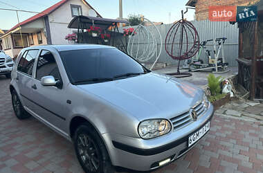 Хетчбек Volkswagen Golf 2002 в Тернополі