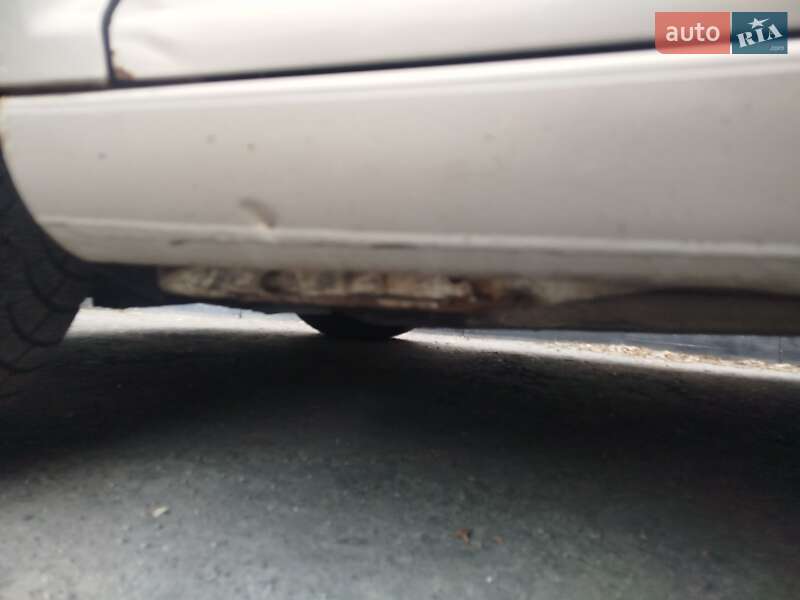 Хетчбек Volkswagen Golf 1999 в Києві