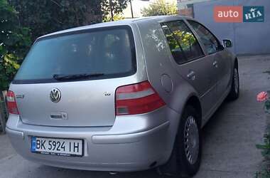 Хетчбек Volkswagen Golf 2003 в 