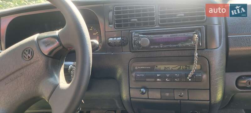 Універсал Volkswagen Golf 1996 в Чернівцях