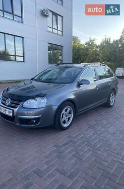 Універсал Volkswagen Golf 2009 в Рівному