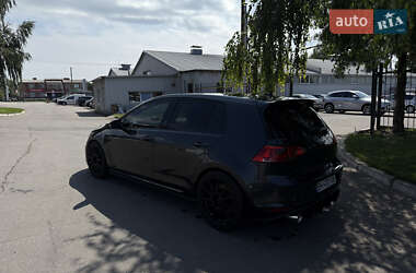 Хетчбек Volkswagen Golf 2017 в Києві