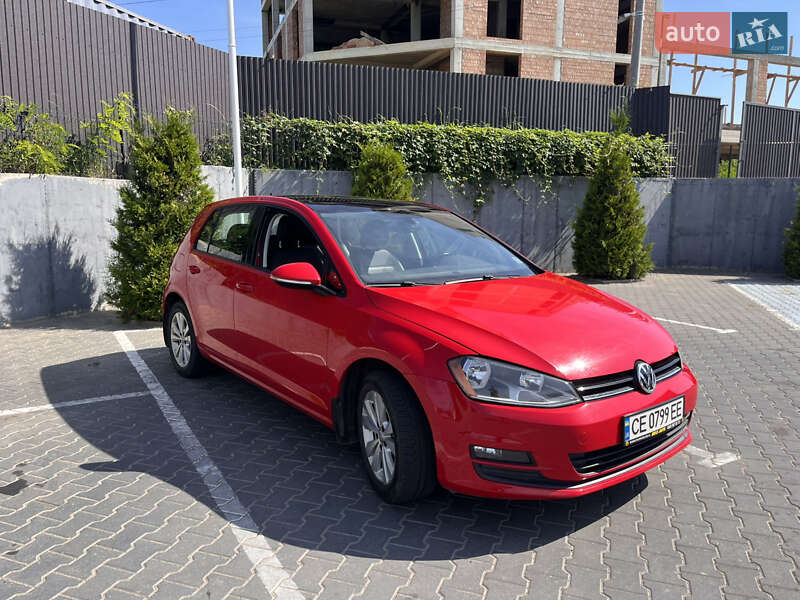 Хетчбек Volkswagen Golf 2016 в Чернівцях