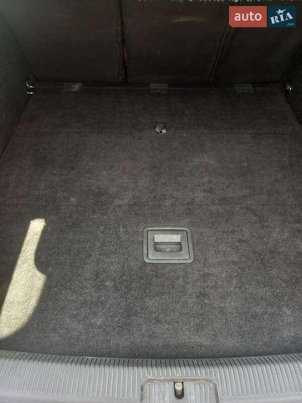 Універсал Volkswagen Golf 2012 в Острозі