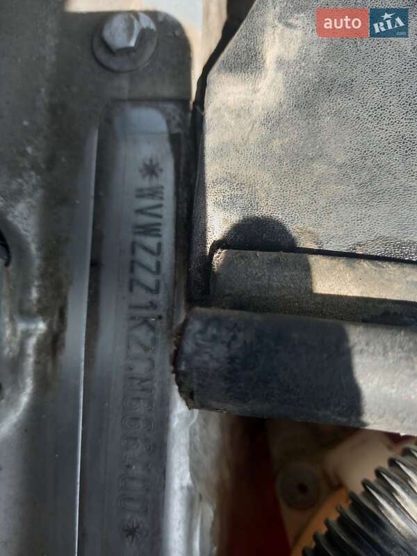 Універсал Volkswagen Golf 2012 в Острозі