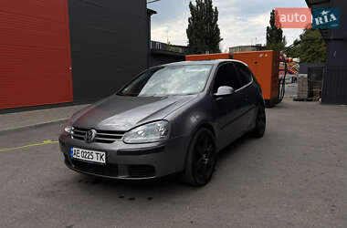 Хэтчбек Volkswagen Golf 2004 в Кривом Роге