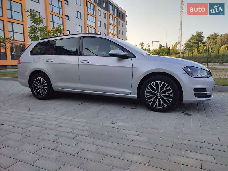 Універсал Volkswagen Golf 2015 в Вінниці