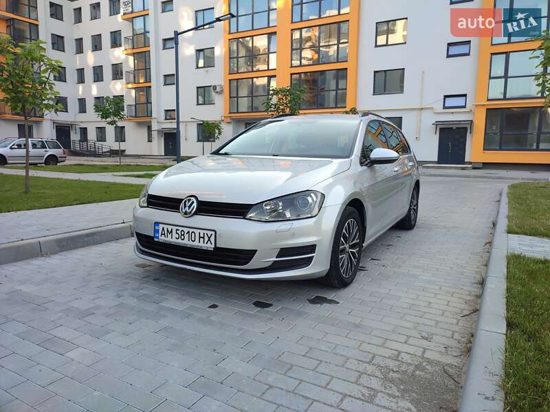 Універсал Volkswagen Golf 2015 в Вінниці