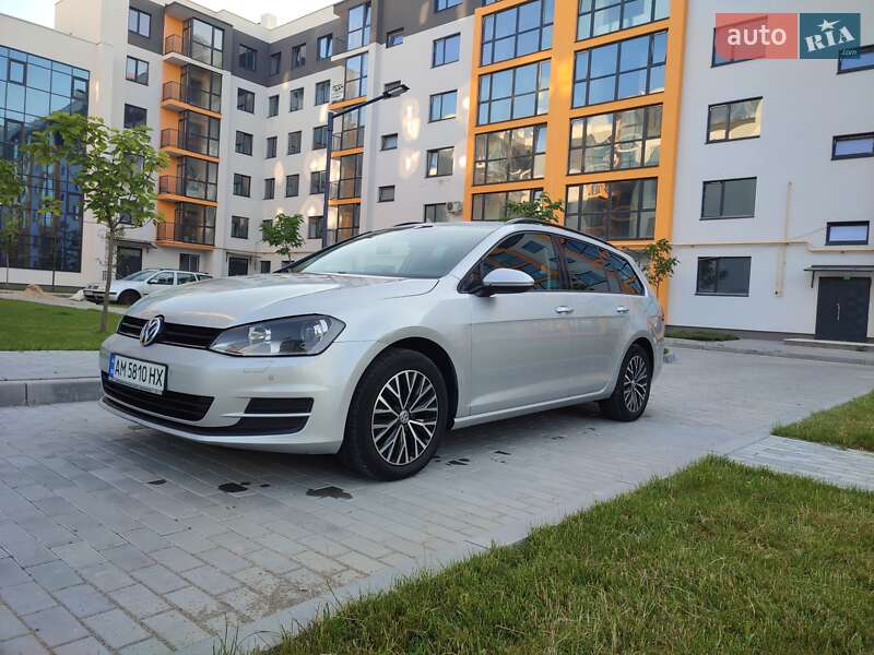 Універсал Volkswagen Golf 2015 в Вінниці