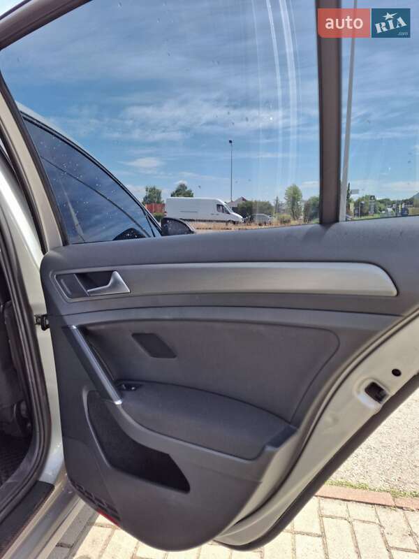 Хэтчбек Volkswagen Golf 2012 в Тячеве