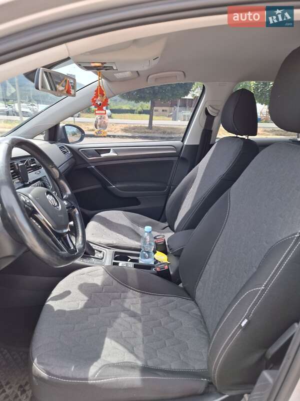 Хэтчбек Volkswagen Golf 2012 в Тячеве