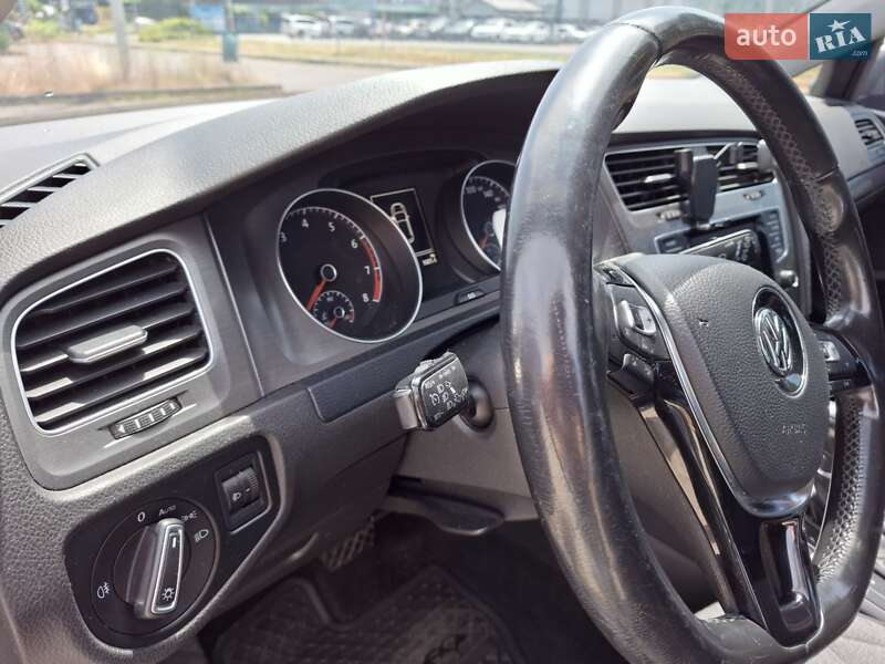 Хэтчбек Volkswagen Golf 2012 в Тячеве