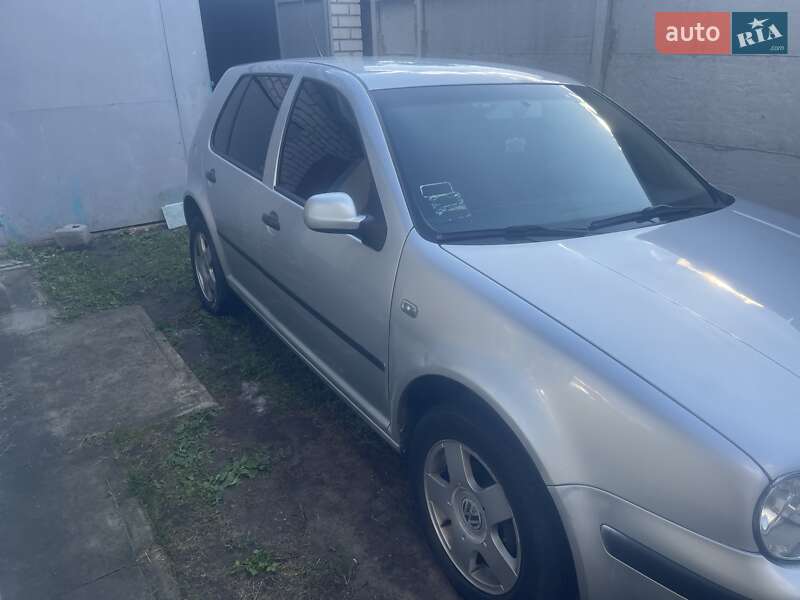 Volkswagen Golf 2000