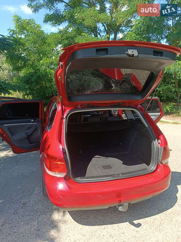 Універсал Volkswagen Golf 2008 в Рівному