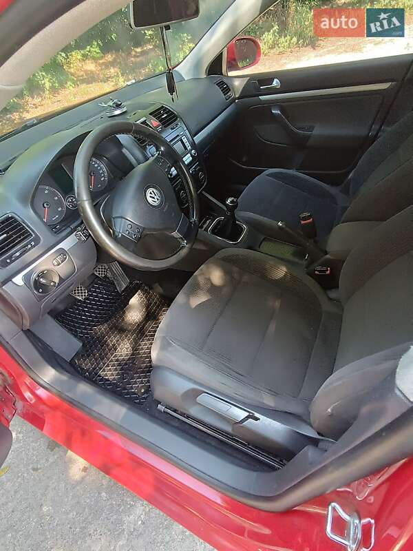 Універсал Volkswagen Golf 2008 в Рівному