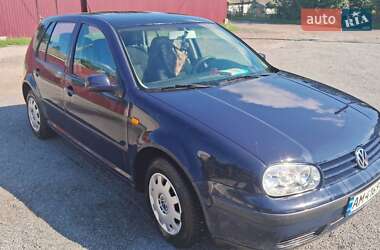 Хетчбек Volkswagen Golf 2000 в Чуднові
