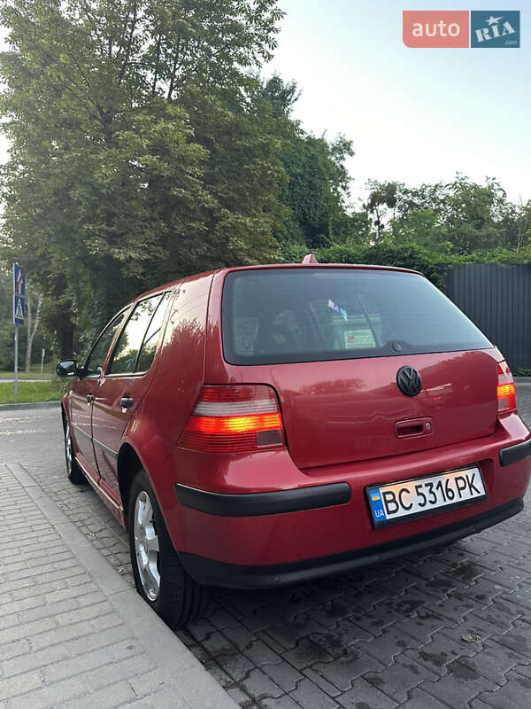Хетчбек Volkswagen Golf 2003 в Львові