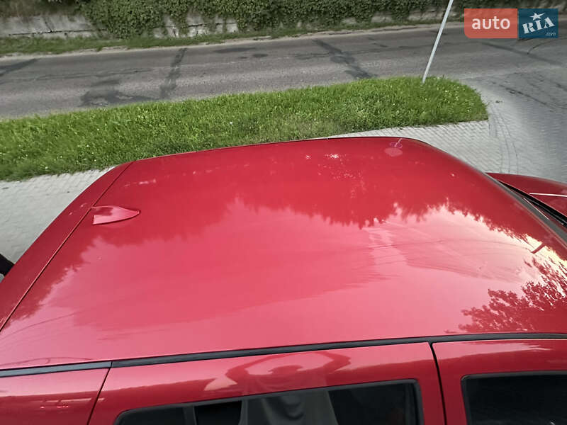 Хетчбек Volkswagen Golf 2003 в Львові