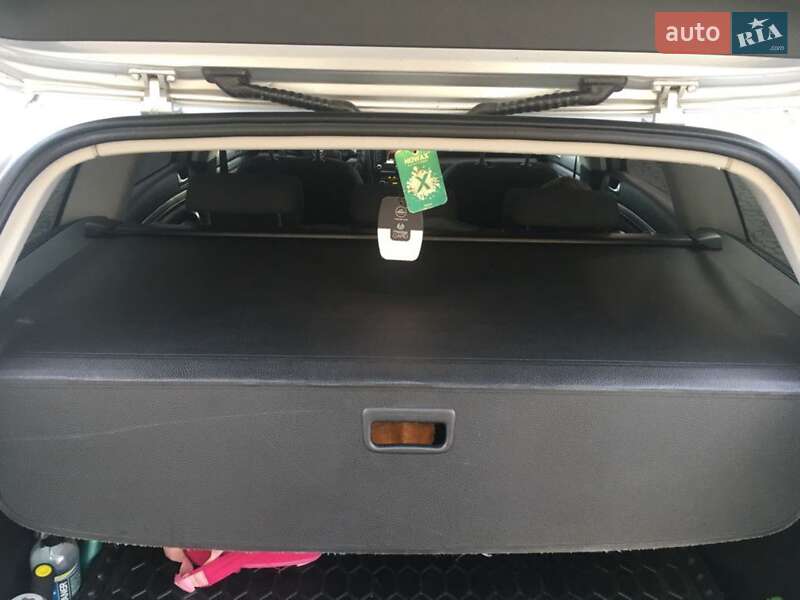 Універсал Volkswagen Golf 2011 в Хусті