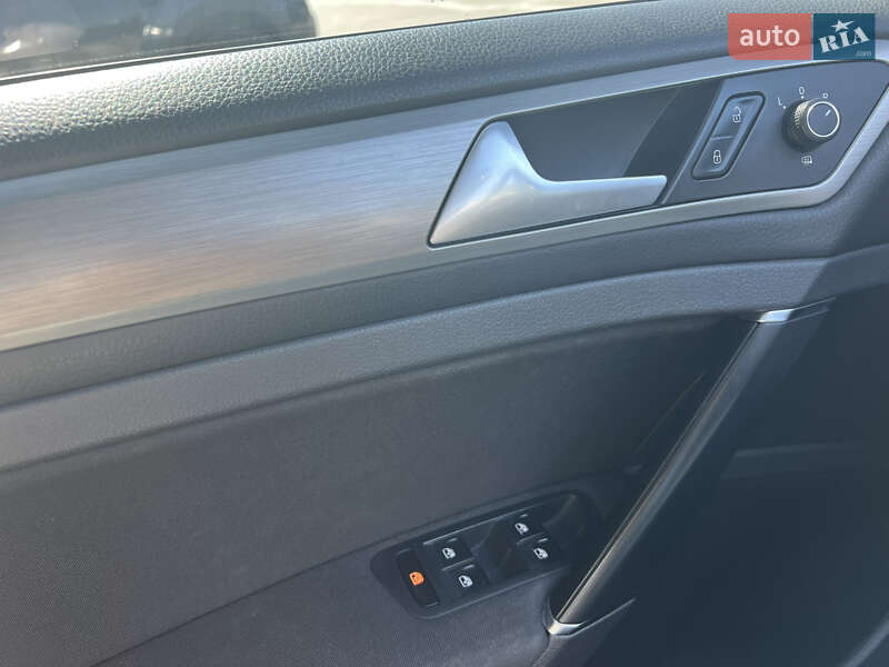 Универсал Volkswagen Golf 2015 в Кременчуге фото 12 Универсал Volkswagen Golf 2015 в Кременчуге
