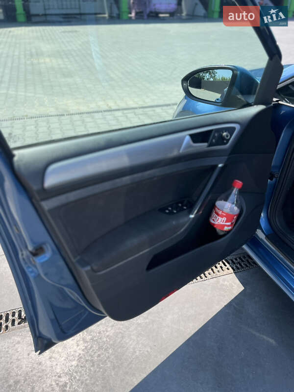 Універсал Volkswagen Golf 2015 в Чернівцях