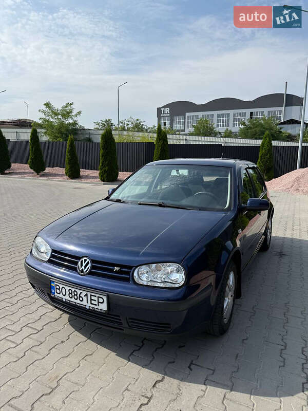 Volkswagen Golf 2002