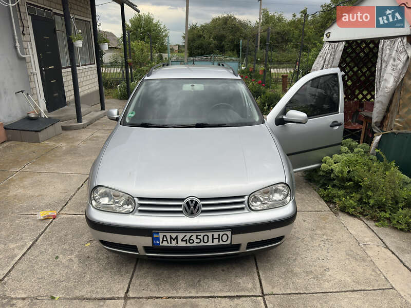 Універсал Volkswagen Golf 2002 в Бердичеві