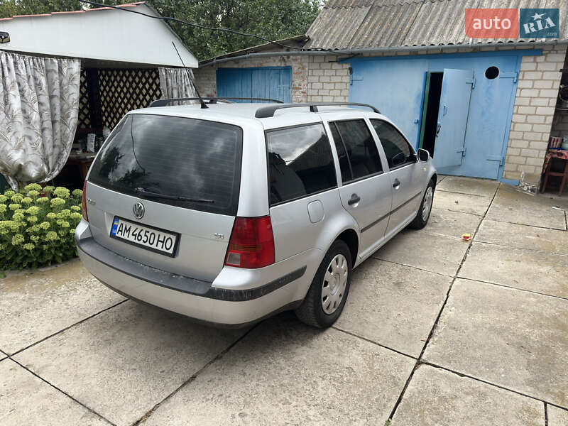 Універсал Volkswagen Golf 2002 в Бердичеві