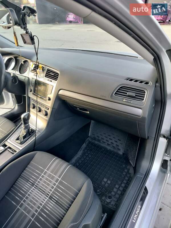 Універсал Volkswagen Golf 2016 в Стрию