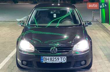 Хетчбек Volkswagen Golf 2005 в Чорноморську