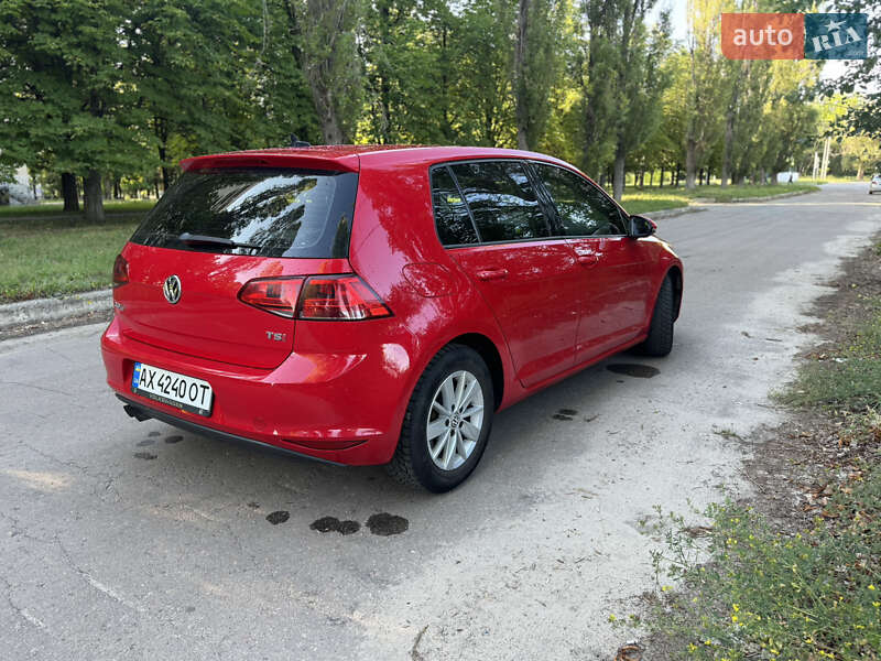 Хетчбек Volkswagen Golf 2016 в Харкові