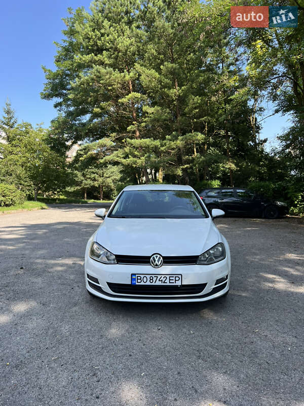 Хэтчбек Volkswagen Golf 2014 в Тернополе