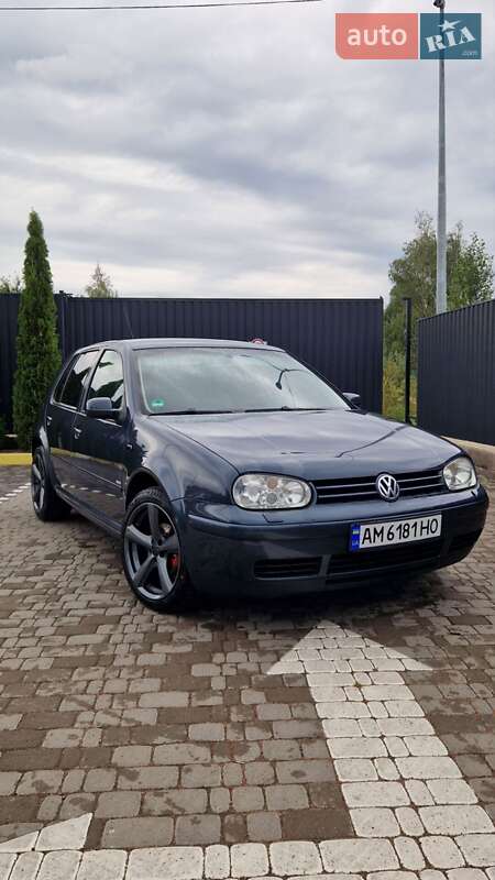 Хетчбек Volkswagen Golf 2003 в Коростені
