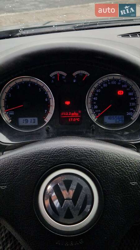 Хетчбек Volkswagen Golf 2003 в Коростені