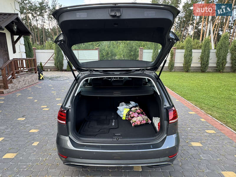 Універсал Volkswagen Golf 2018 в Києві
