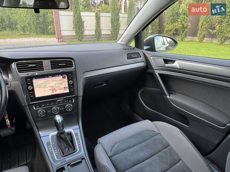 Універсал Volkswagen Golf 2018 в Києві