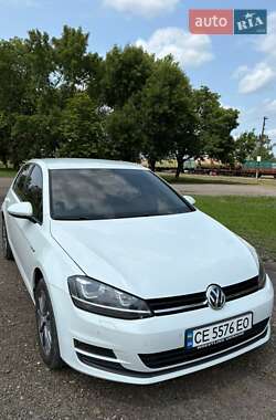 Хэтчбек Volkswagen Golf 2013 в Новоселице