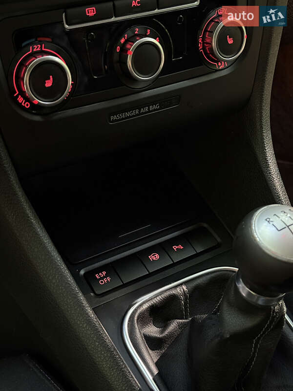 Хетчбек Volkswagen Golf 2010 в Ужгороді