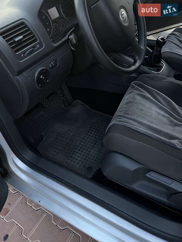 Хетчбек Volkswagen Golf 2008 в Вінниці