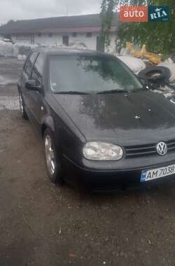 Хетчбек Volkswagen Golf 2000 в Звягелі