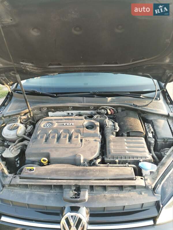 Універсал Volkswagen Golf 2015 в Пирятині