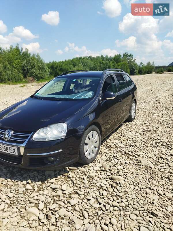 Универсал Volkswagen Golf 2008 в Хусте